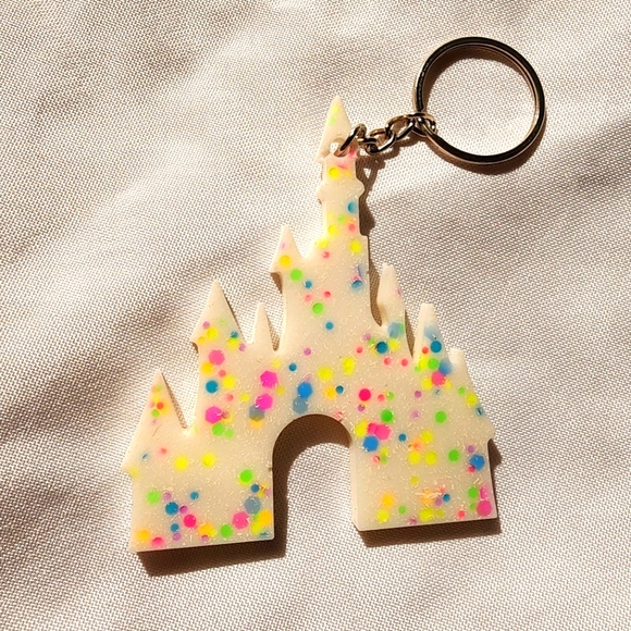 Handmade Disney Castle Keychain/bag charm - Picture 8 of 8